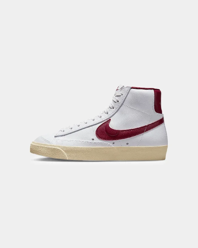 Nike Women's Blazer Low '77 SE "Hangtag Holster" White/Team Red Women's Fashion Blazer