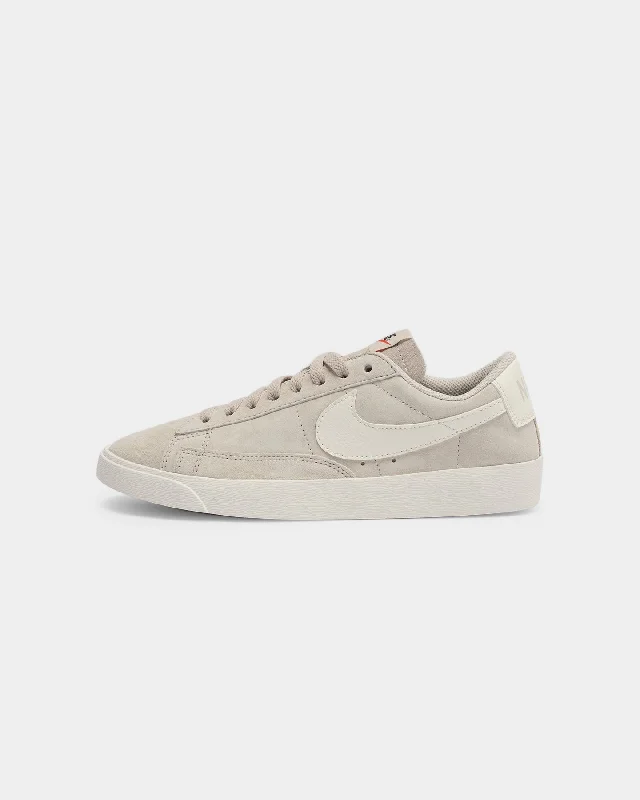 Nike Women's Blazer Low Suede Desert Sand/Sail Women's Premium Blazer